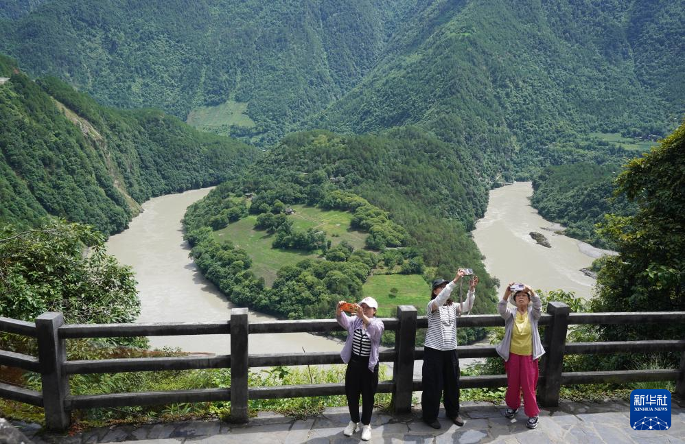 云南“清涼之旅”引游人