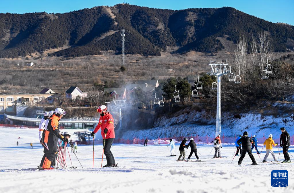 燕山腳下 冰雪經(jīng)濟持續(xù)升溫