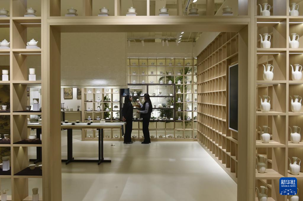 河北曲陽：定瓷窯火煥新機(jī)