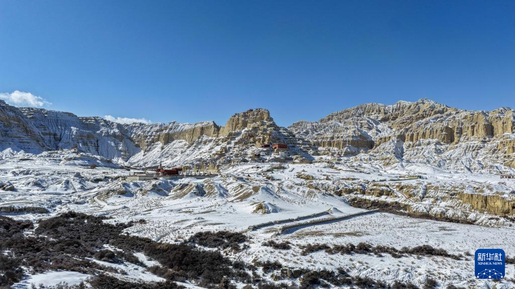 西藏札達：雪后古格王國遺址美如畫