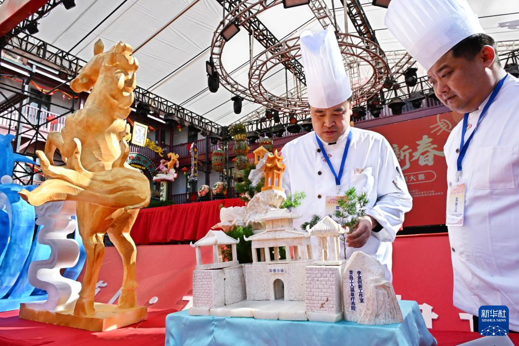 刀下生花 點食成“景”